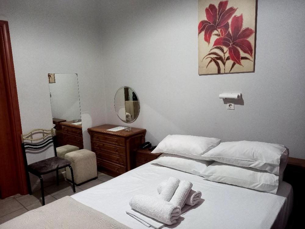 Hotel Korydallos ピレウス エクステリア 写真